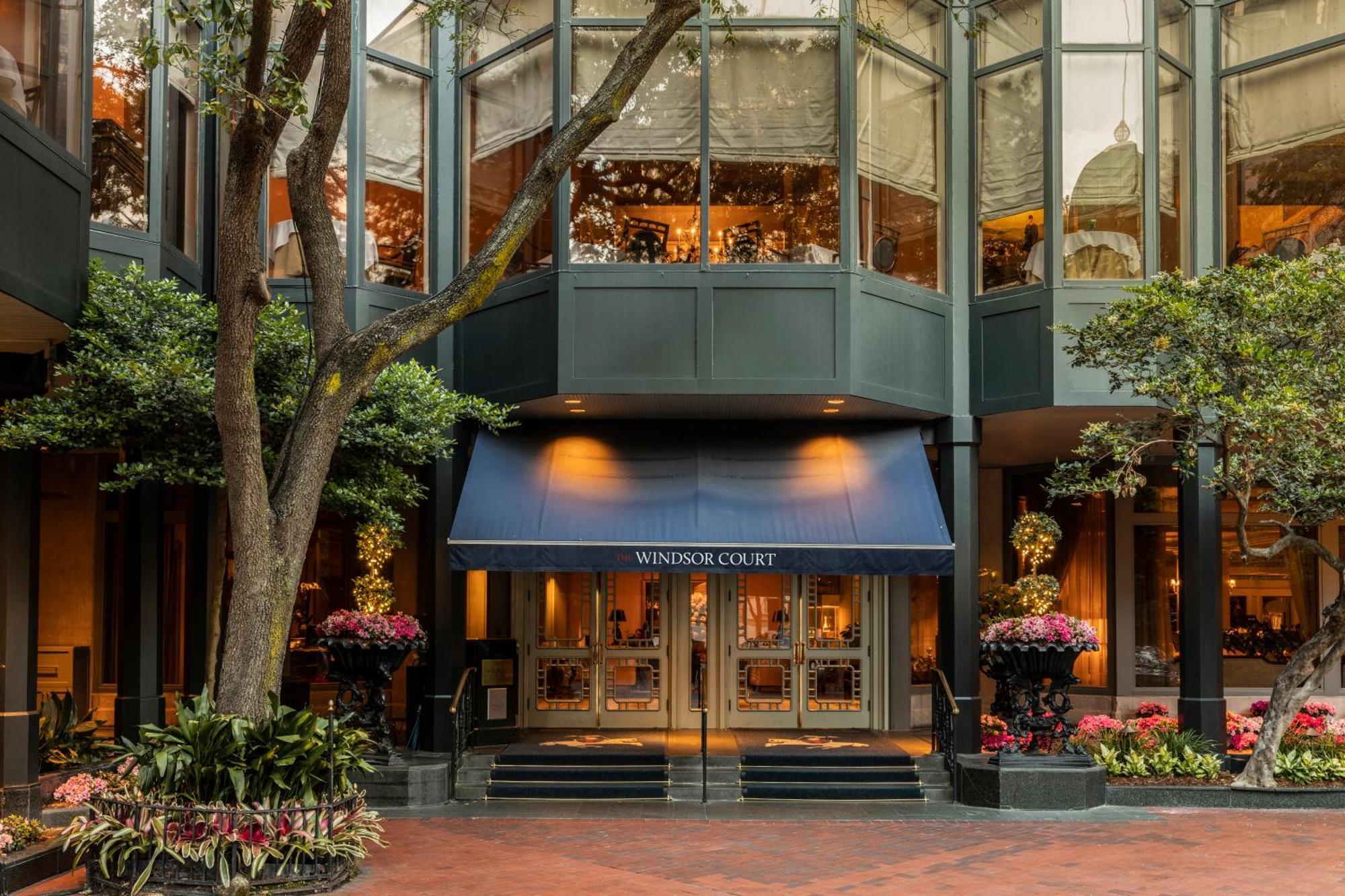 The Windsor Court Hotel New Orleans Exterior photo